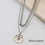 Collar color plata acero inoxidable circulo blanco