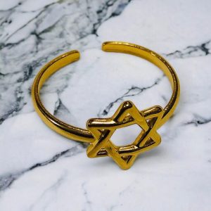 Anillo ajustado acero inoxidable dorado estrella