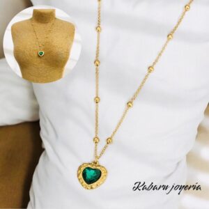 Collar dorado acero inoxidable corazon verde
