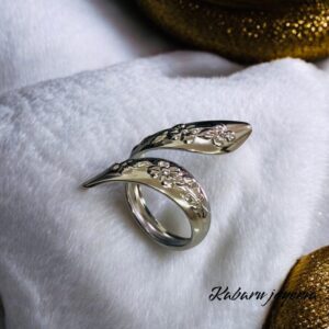 Anillo ajustable color plata acero inoxidable floral