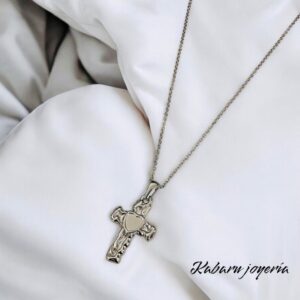 Collar color plata acero inoxidable Cruz