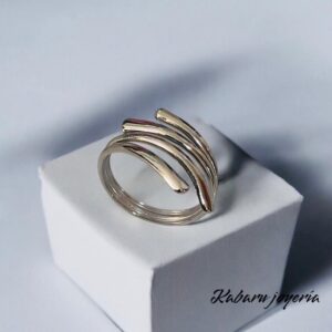 Anillo ajustable color plata acero inoxidable retro