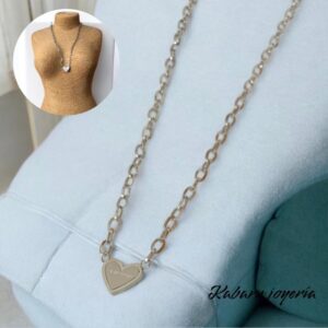 Collar color plata  acero inoxidable corazon