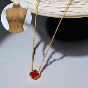 Collar dorado acero inoxidable trebol rojo